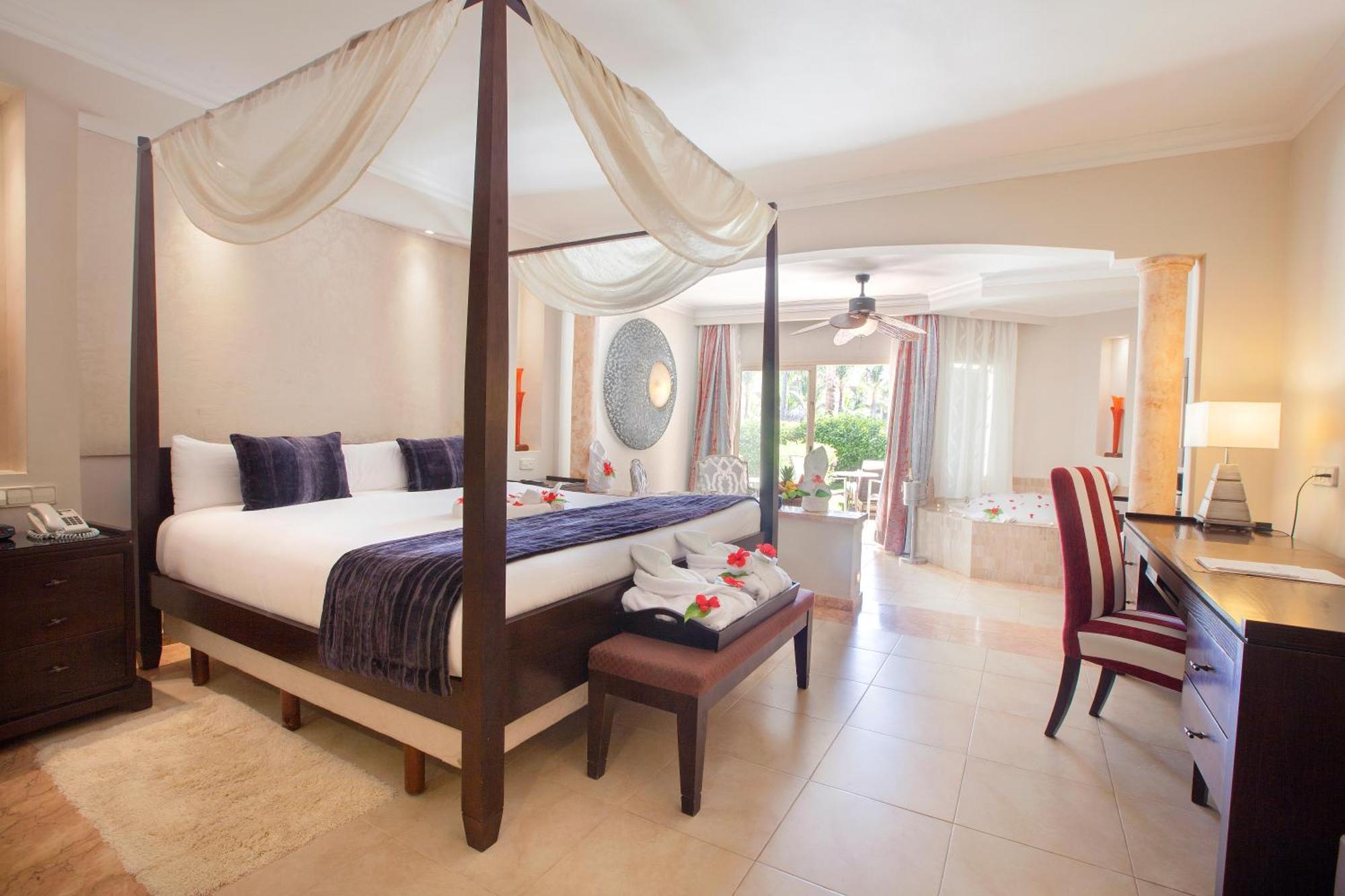 Suite Junior Club Majestic Elegance avec Accès Direct à la Piscine (Réservée aux Adultes) - Connexion Wi-Fi Gratuite